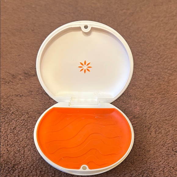 Invisalign Round Aligner Case - Picture 2 of 4